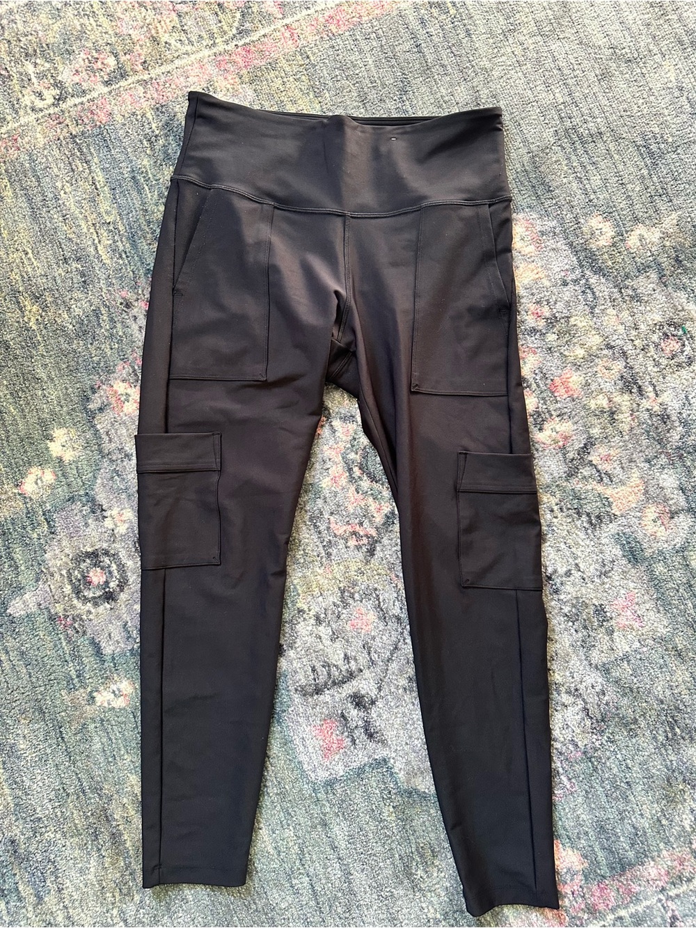 Old Navy Active Powersoft Black High-Rise Cargo Go-Dry Leggings Large Sporty